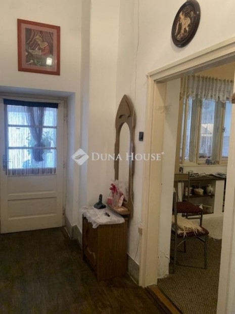 Tolnai elad� 47 nm-es lak�s