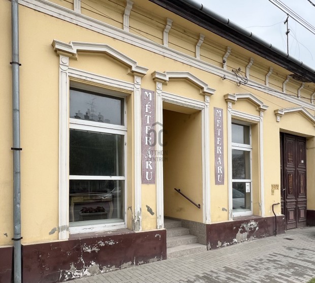 Tolnán a városközpontban családi ház eladó!