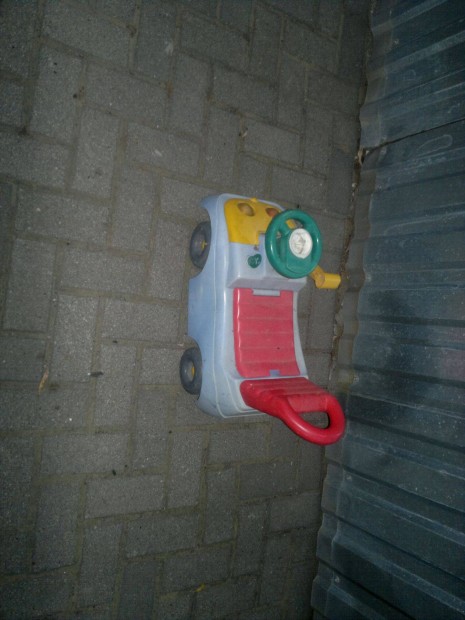 Tolo auto gyerekeknek
