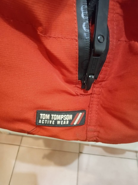 Tom Tompson ferfi teli kabt