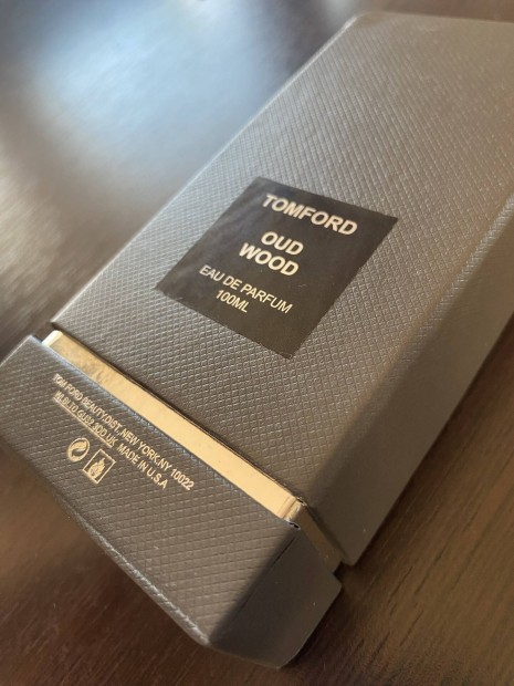 Tom ford oud wood parfm 100ml