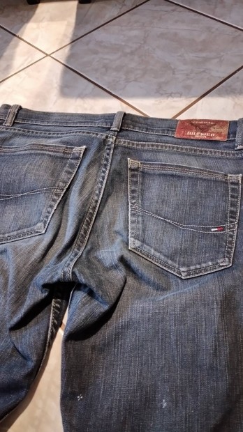 Tommy Hilfiger 30/34-es farmer