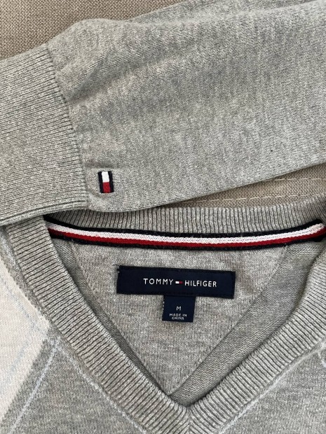 Tommy Hilfiger M-es pulcsi