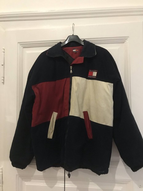 Tommy Hilfiger blelt frfi dzseki