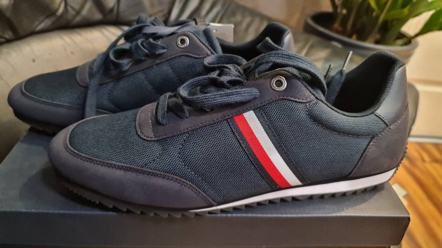 Tommy Hilfiger cip (j) (44) elad!