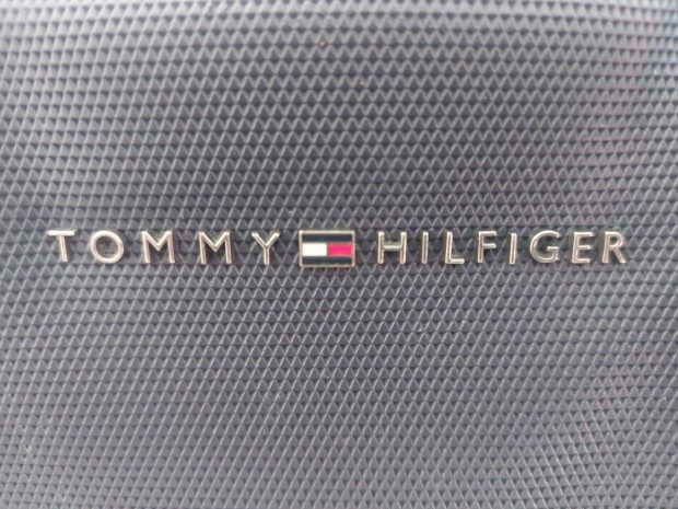 Tommy Hilfiger laptop tska j llapot 8900Ft