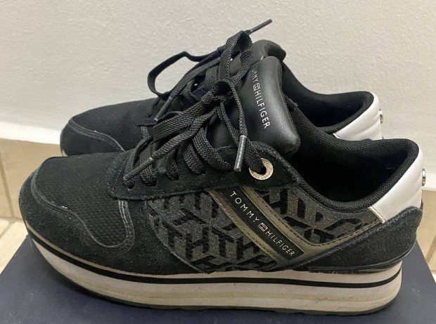 Tommy Hilfiger n�i cip� 36