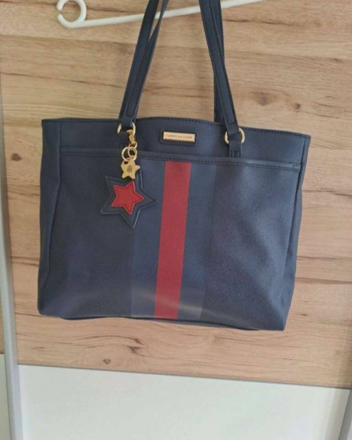 Tommy Hilfiger ni tska