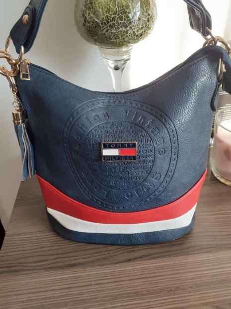 Tommy Hilfiger ni tska