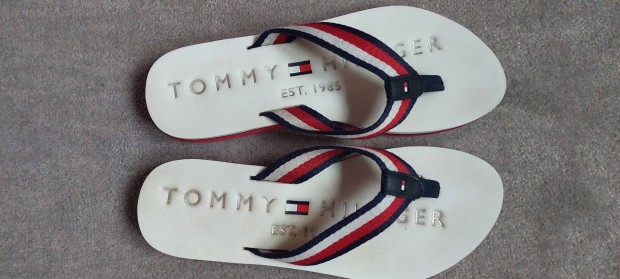 Tommy Hilfiger papucs