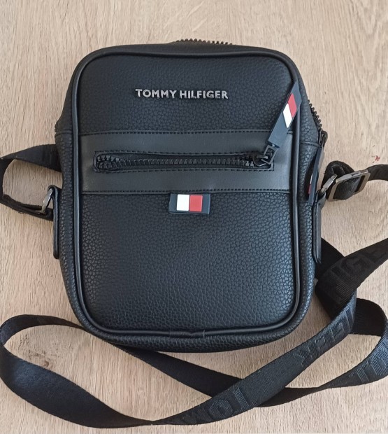 Tommy hilfiger tska ! 