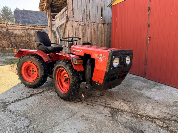 Tomo Vinkovic 821 traktor