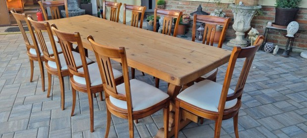 Tmr/fa asztal-szkekkel