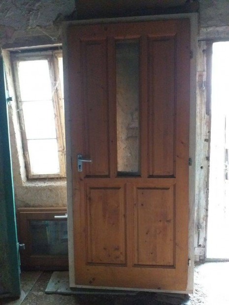 Tömör fa bejárati ajtó 100x210 2db