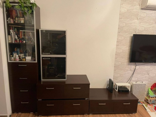 T�m�rfa nappali szekr�nysor (modern, s�t�tbarna)