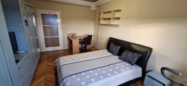 Tompa Mih�ly utc�n 3 szob�s lak�s elad�