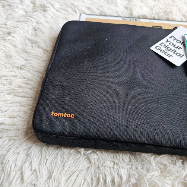 Tomtoc Sleeve - 14" Macbook Pro, fekete j cimks