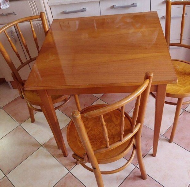 Tonett virgos szkek + asztal