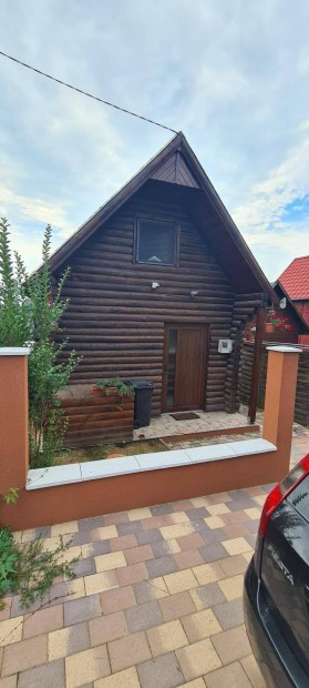Tóparti Rönkház Saját Stéggel,