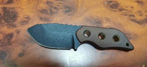 Tops  knife USA. 