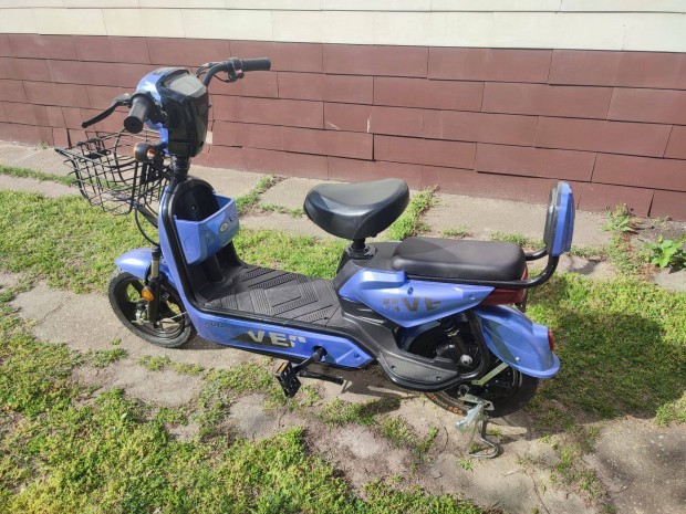 Tornado E-Mob 36 elektromos kerkpr 20 km-el