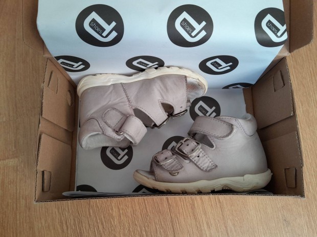 Tornadora TD Shoes Bőr csatos kislány szandál 22