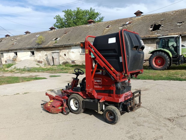 Toro 228d 4x4 dzel fnyr traktor