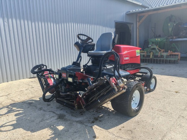 Toro Realmaster 5410 fűnyíró focipálya John deere kubota