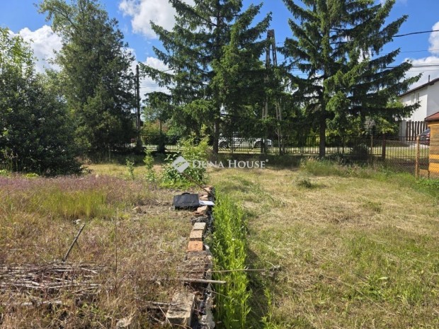 T�r�kb�linti 714 nm-es telek elad�