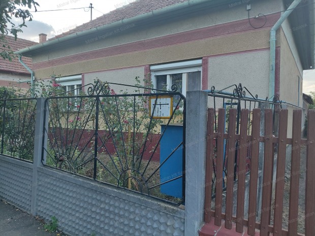 T�r�kszentmikl�s G-faluban elad� csal�di h�z!