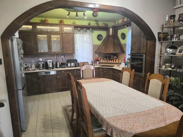 T�r�kszentmikl�son a felv�gen 145 m2 csal�di h�z elad�!