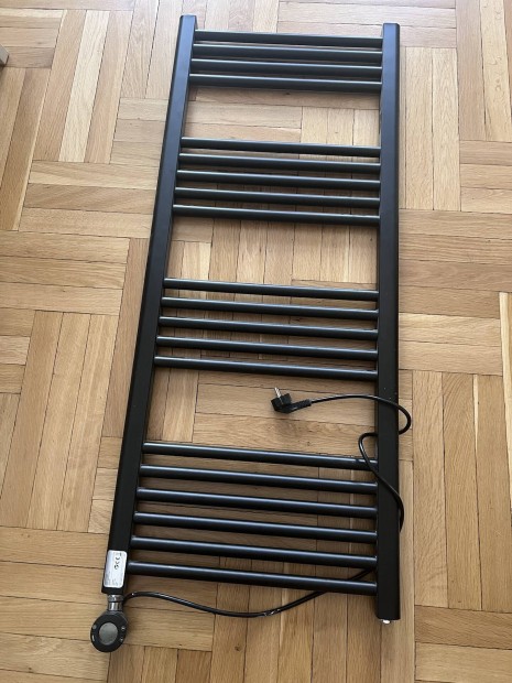 Törölközőszárító radiátor 700W