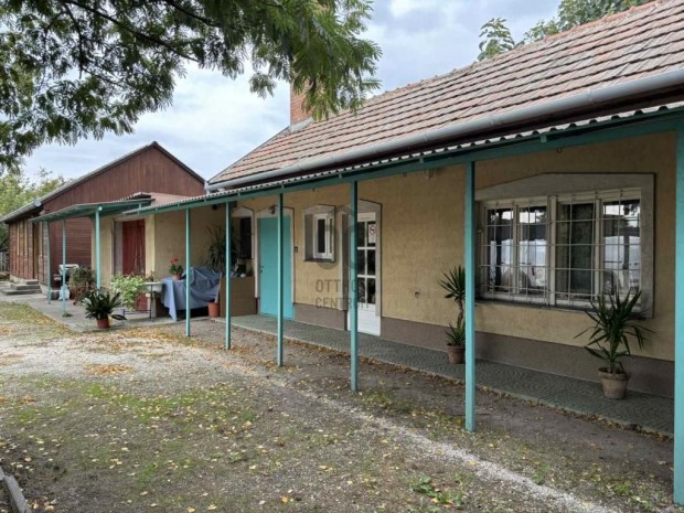 Törteli eladó 140 nm-es ház