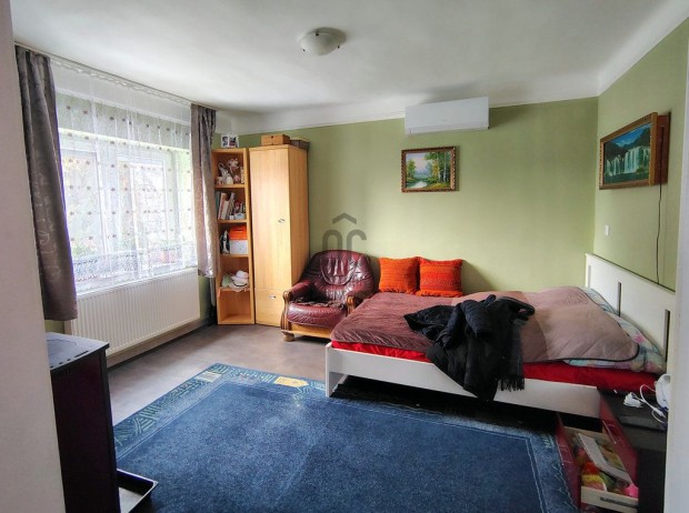 T�rteli elad� 66 nm-es h�z