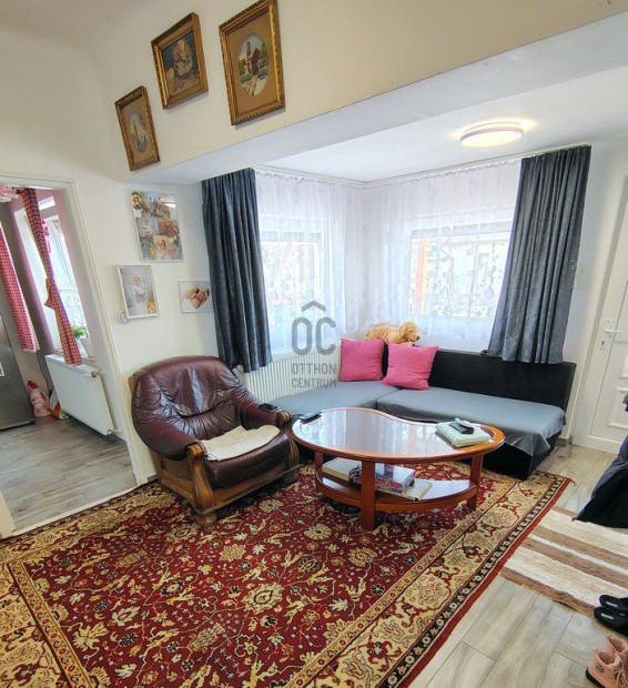 T�rteli elad� 66 nm-es h�z