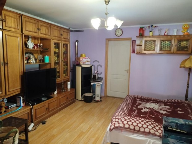 T�rteli elad� 90 nm-es h�z