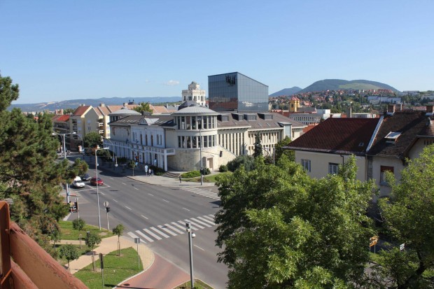Történélmi bevárosban kiadó 2 szobás lakás Egerben