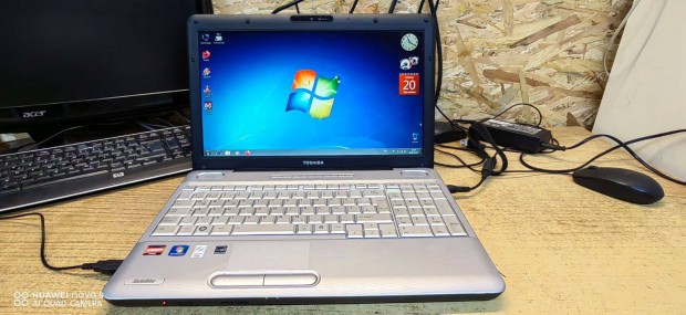 Toshiba 2mag,4gb Ram,250gb HDD,Webcam+Wifi