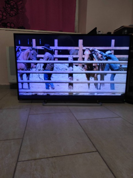 Toshiba 47"-os Smart LED Tv