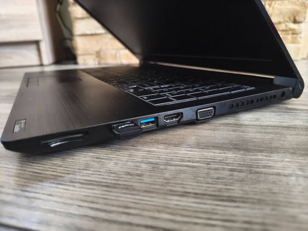 Toshiba B35 i3 5gen laptop