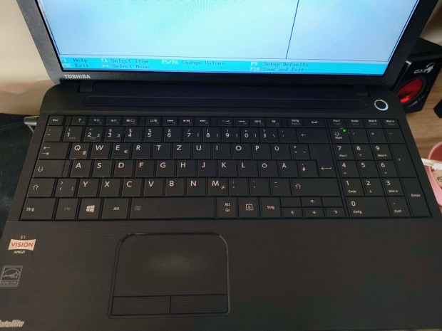 Toshiba C50D-A-10M laptop hinyosan