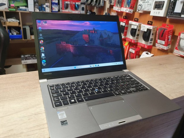 Toshiba Core i7 Laptop 256Gb SSD Garancival