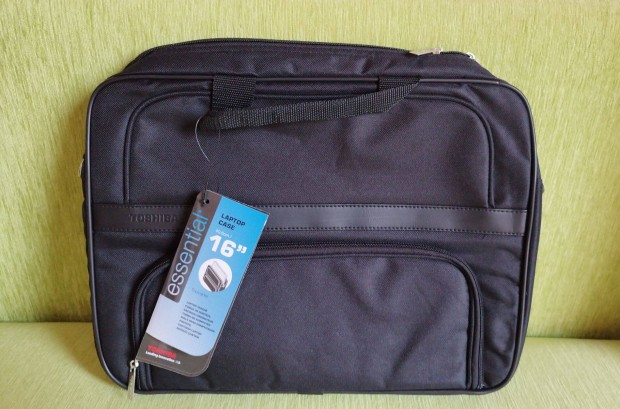 Toshiba Essential Case Top 16" laptoptska originl elad