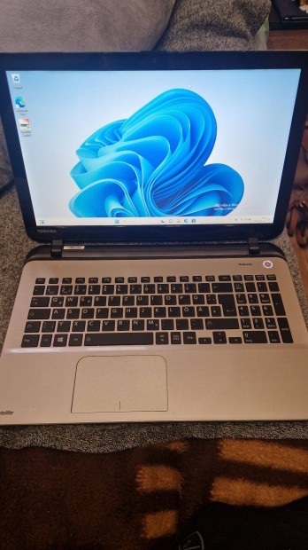 Toshiba I5 laptop 256 GB SSD