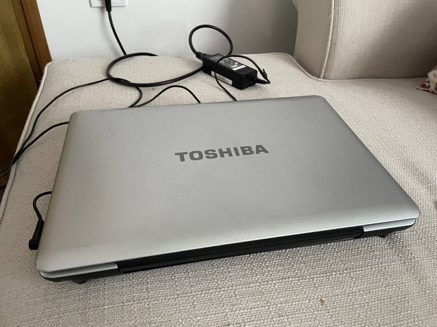 Toshiba L500-1R2 laptop