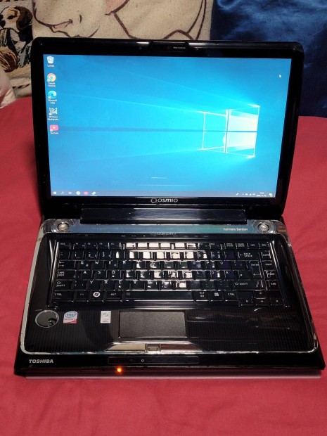 Toshiba Qosmio F50 multimdis/gamer laptop/nvidia,P8400, 4GB, 2x250GB