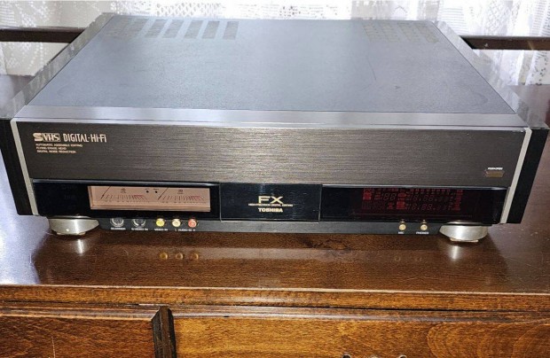 Toshiba SV-F990 S-VHS DNR NTSC videómagnó
