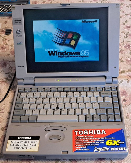 Toshiba Satellite 200CDS/810 retro laptop
