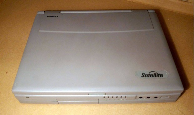 Toshiba Satellite 220CS Laptop (kb.1997) teszteletlen
