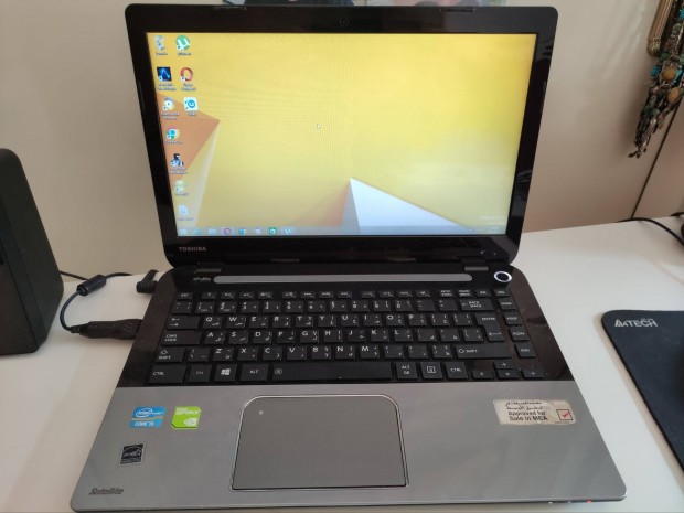 Toshiba Satellite L40 4mag,i5,500 gb hdd,4 gb ram